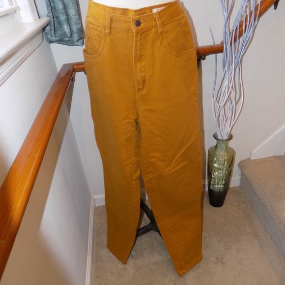 60's Vintage Quilted Coat Size Medium & High-Rise Straight leg Jeans Size 9/10 - Picture 4 of 6